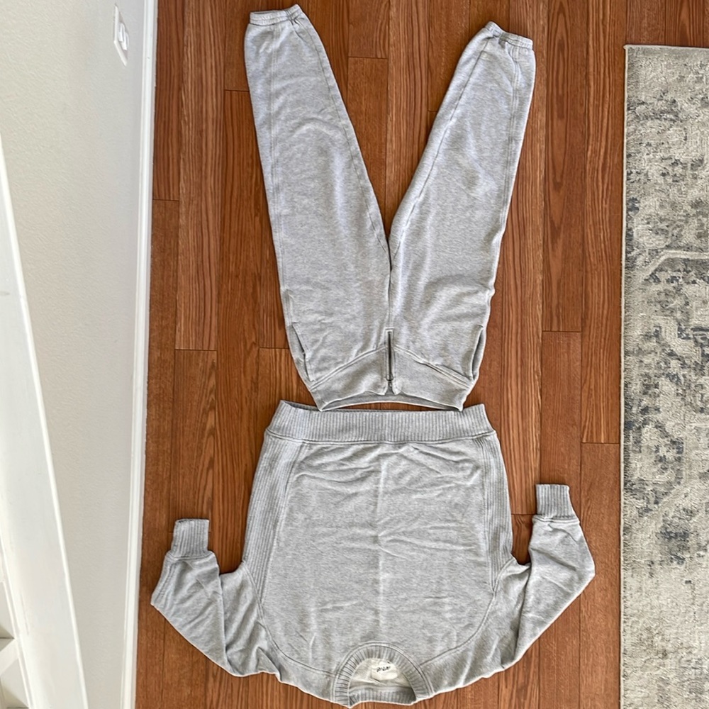 Aerie x small sweat outfit